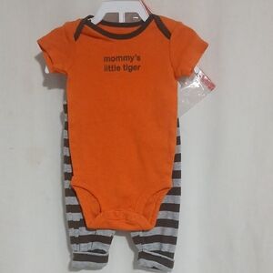 Carter's Mommy's Little Tiger Matching 3 Piece Set W/ Bonus Onesies